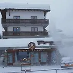 Lyskamm Hotel 3*